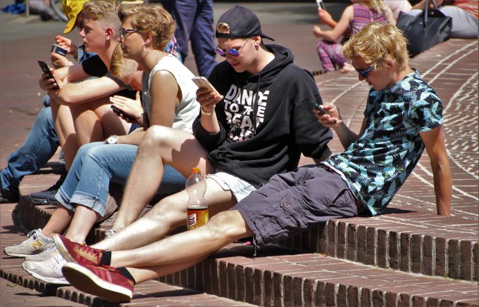 młodzież uzależnienie od smartfonów